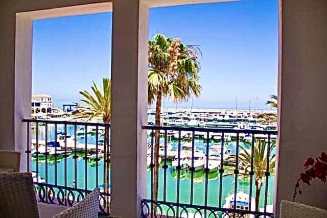 Best Of Marina Living Overlooking The Sea San Luis de Sabinillas Eksteriør billede